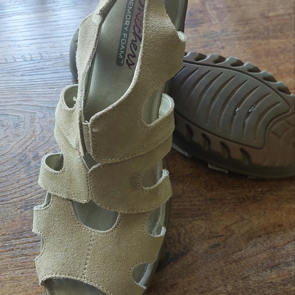 Skechers Tan Suede Sandals
